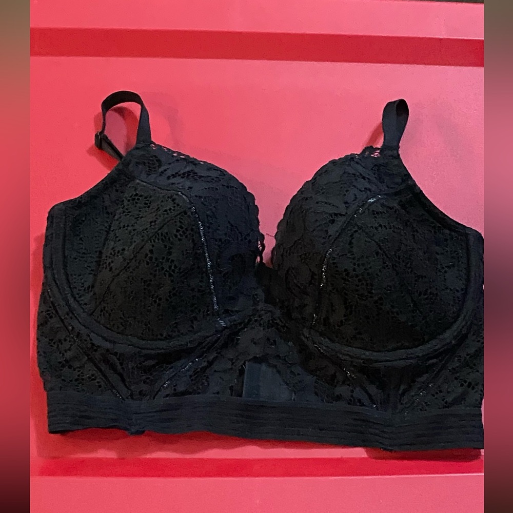 Victoria's Secret Black Lace Underwire Bra Size 34DD Used Great Condition